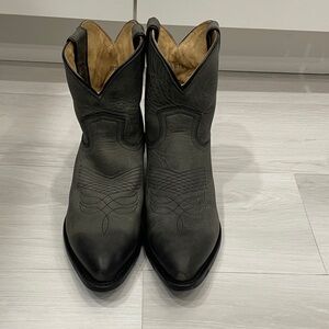 Frye Billy Short Boot Size 9B